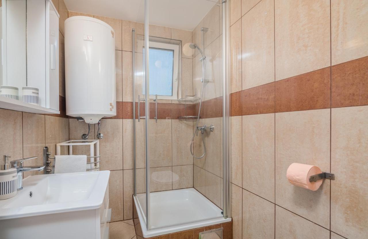 Apartment Dragica Čižići Exteriör bild