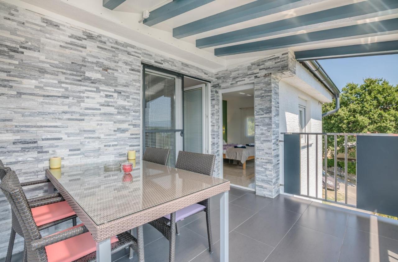 Apartment Dragica Čižići Exteriör bild