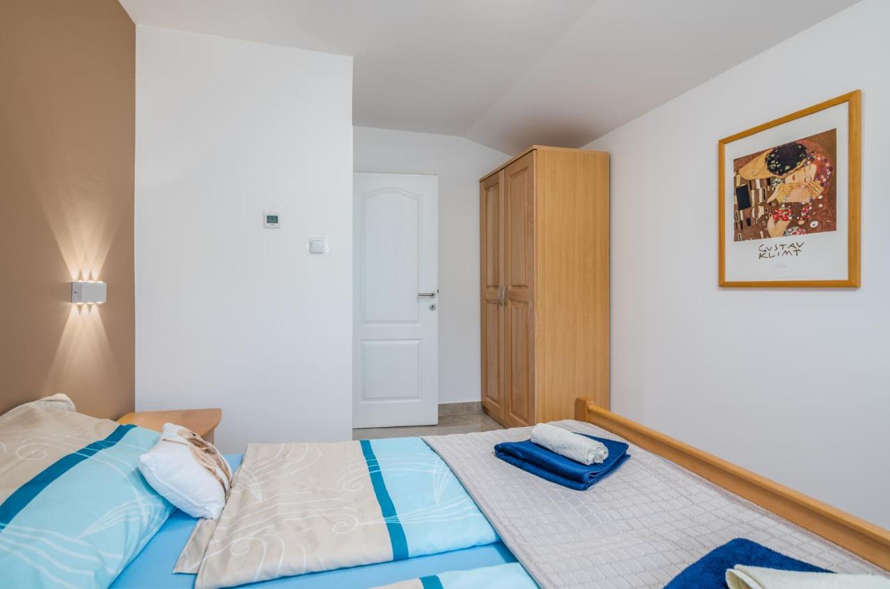 Apartment Dragica Čižići Exteriör bild