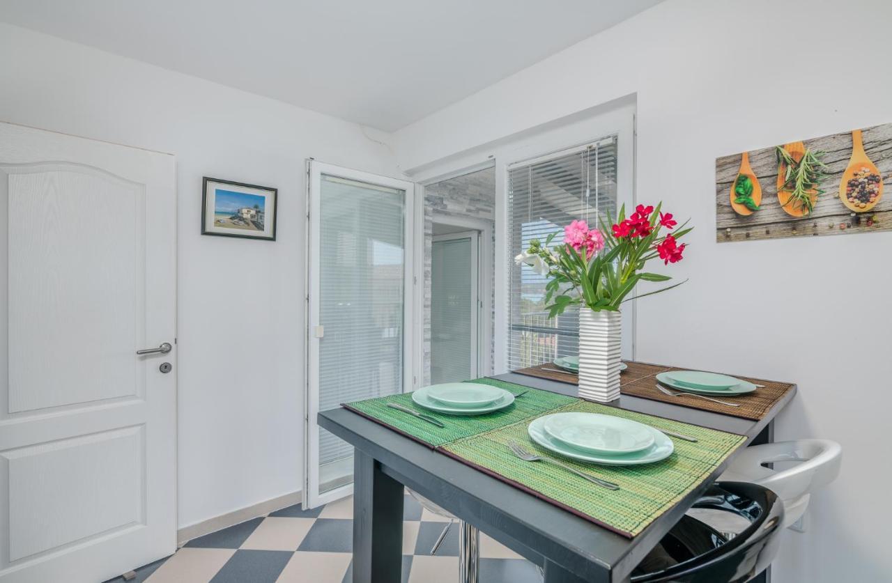 Apartment Dragica Čižići Exteriör bild